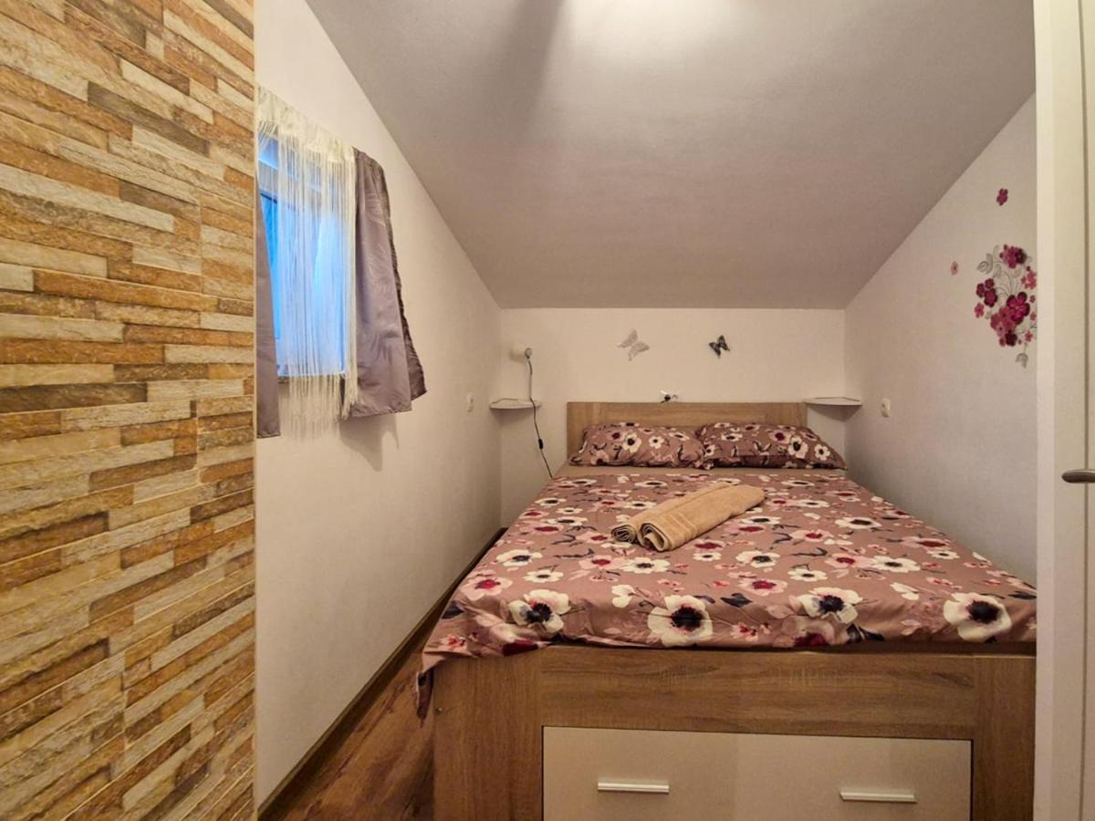Apartman Meghan Pula Exterior photo